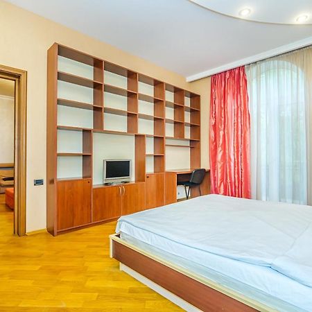 バクーVip Apartamen Nizami Streetアパートメント エクステリア 写真