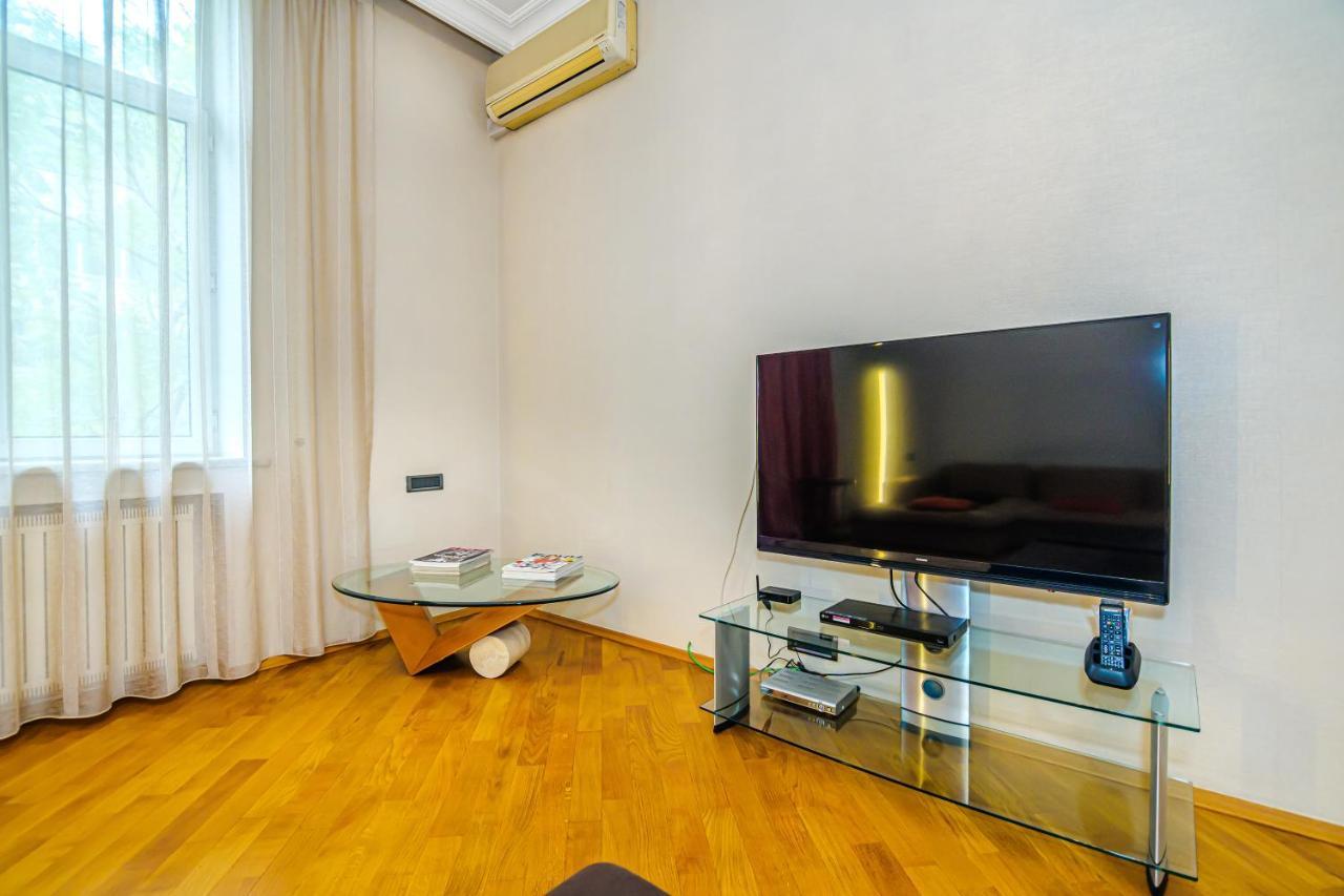 バクーVip Apartamen Nizami Streetアパートメント エクステリア 写真
