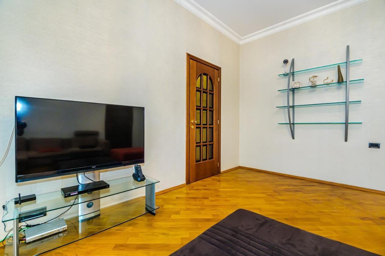 バクーVip Apartamen Nizami Streetアパートメント エクステリア 写真