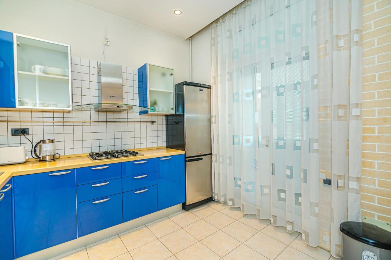 バクーVip Apartamen Nizami Streetアパートメント エクステリア 写真