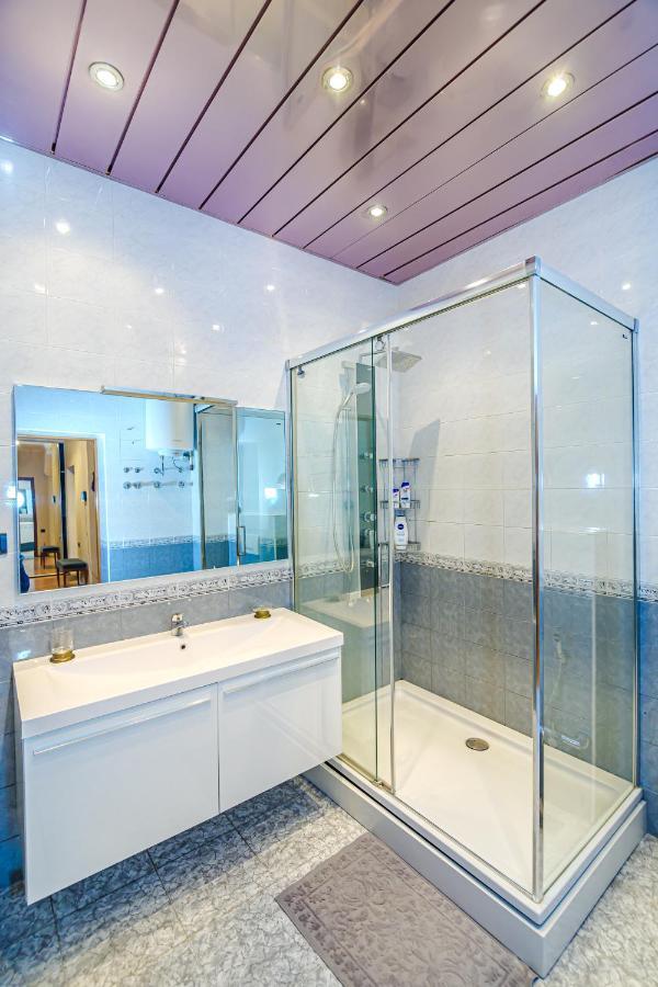 バクーVip Apartamen Nizami Streetアパートメント エクステリア 写真